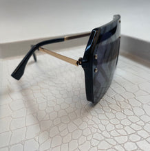 Load image into Gallery viewer, Letter FF integrated color film reflective, round frame sunglasses.
