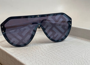 Letter FF integrated color film reflective, round frame sunglasses.